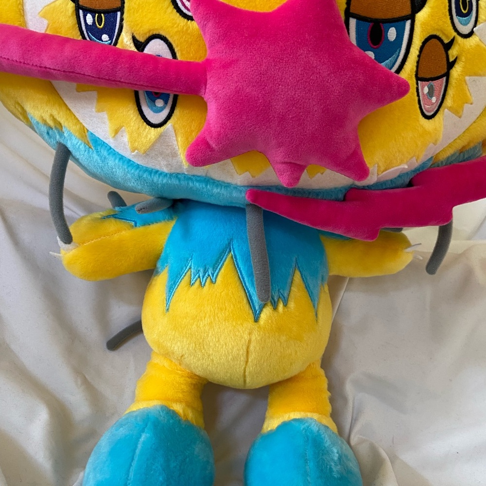 Sukamii The Starboy First Plushy - Picture 12 of 13